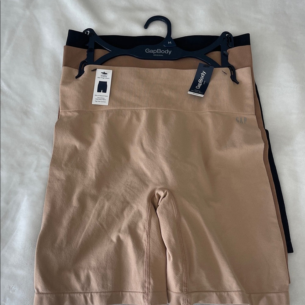 GapBody Tan and Black Shorts Set